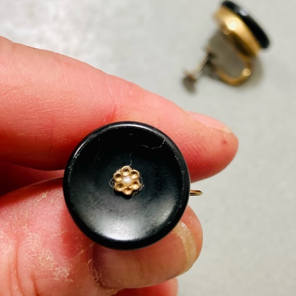 Bakelite Button Earrings - Picture 3 of 4